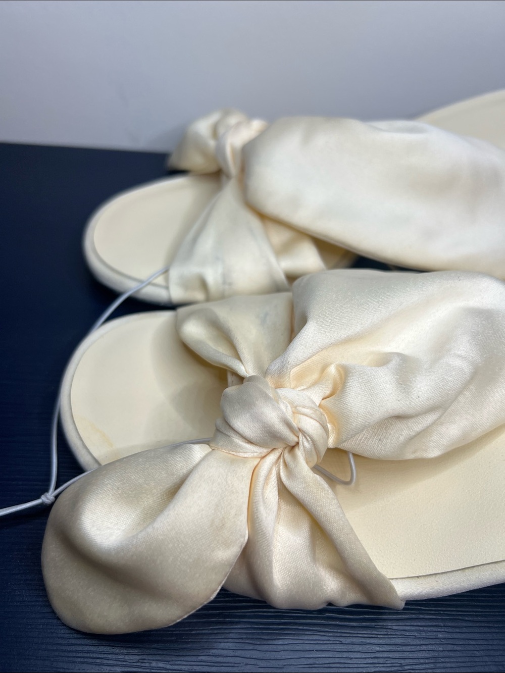 Neous Satin Knot Mule Heels in Cream Size 39 - Picture 8 of 17
